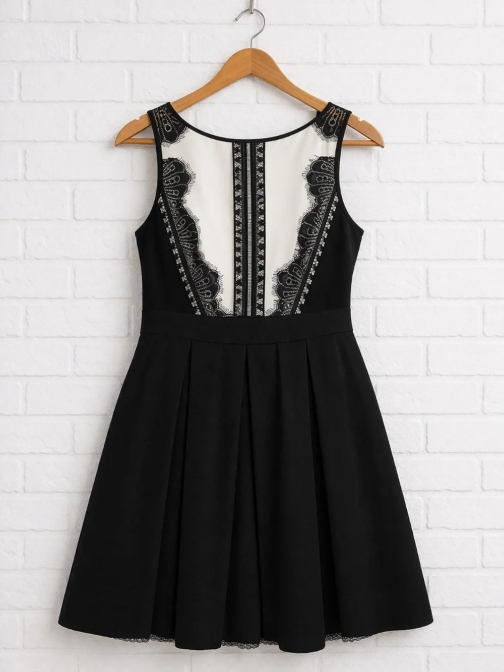 White House Black Market beautiful white